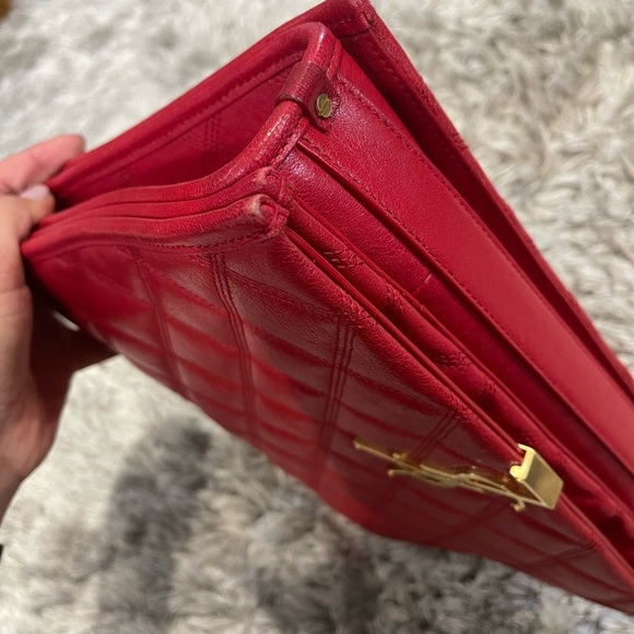 💥SOLD💥SAINT LAURENT
Lambskin Quilted LARGE Becky Chain Bag - Picture 8 of 16